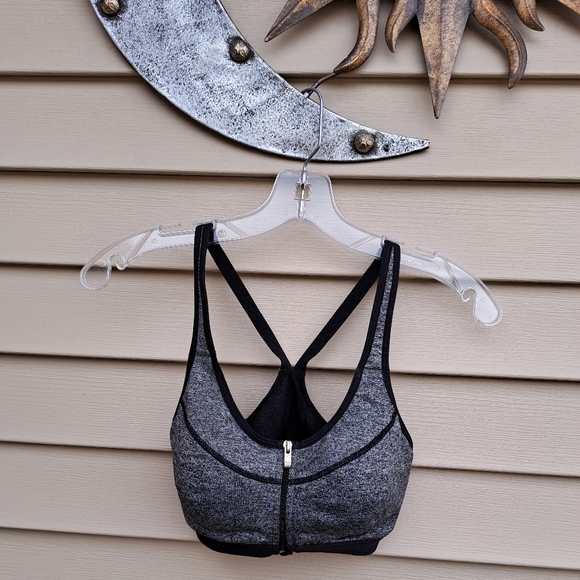 Victoria Secret VSX Sports Bra - Picture 1 of 5